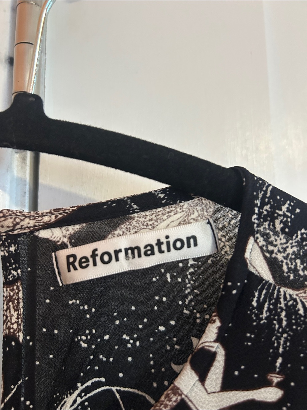 Reformation Doutzen Mini Dress Champagne Print - Picture 2 of 4